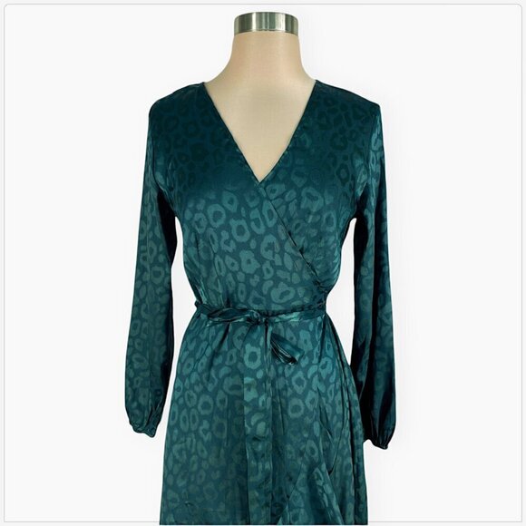 Simplee Dark Green Jacquard Leopard Print Ruffle Hem Belted Wrap Dress NWT NEW S - Picture 4 of 6